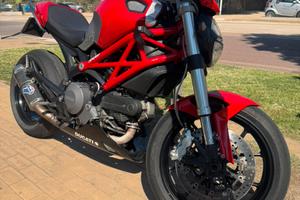 Ducati Monster 796