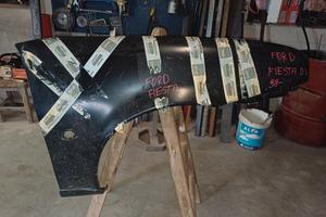 Parafango anteriore Ford Fiesta