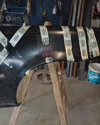 Parafango anteriore Ford Fiesta