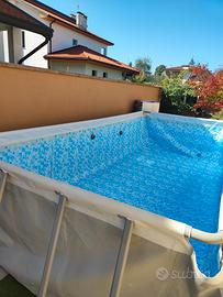 Piscina con DUE Robottini