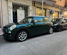 Mini cooper d ammaccata