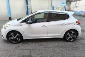 Peugeot 208 gt line bluehdi 100