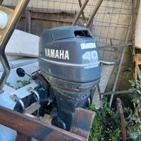 GOMMONE CON MOTORE YAMAHA 40 CV