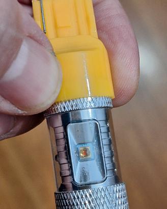 Lampadine Led Gialle (frecce) T20 Alta luminosità 