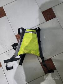 zaino sottile catarifrangente   che si illumina