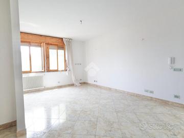 4 LOCALI A REGGIO NELL'EMILIA