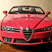 Alfa Romeo Spider scala 1:18
