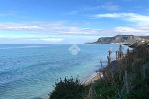 VILLA SINGOLA A FICARAZZI