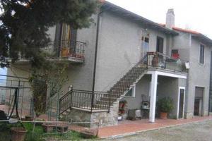 Appartamento di 1135 m² con 4 locali e box auto a 