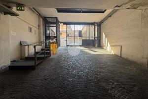 AUTORIMESSA A NAPOLI