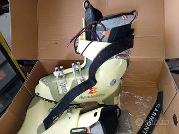Scarponi sci alpinismo.