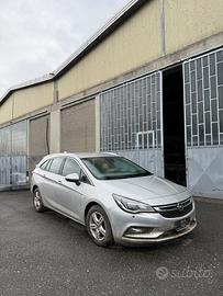 Opel Astra 1.6 Diesel anno 2017 (solo ricambi)