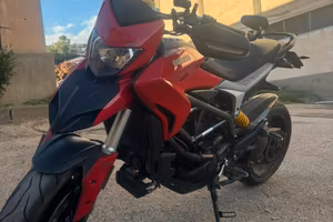Hyperstrada /motard 939