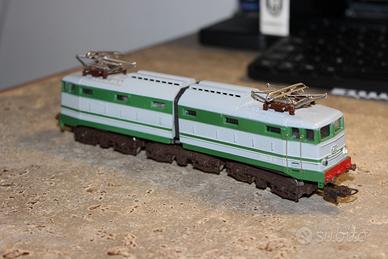 trenini scala 1:87 marca LIMA inizi anni 70.