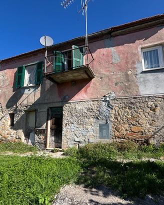CASA SEMINDIPENDENTE A CABELLA LIGURE