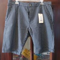 pantaloncino nero a righe bianche