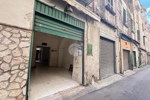 MONOLOCALE A CASTELLAMMARE DI STABIA