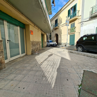 Locale commerciale e ufficio
