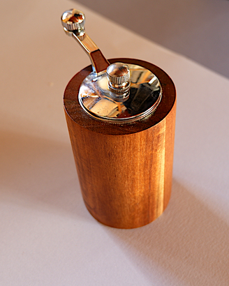 Macinino per spezie in legno
