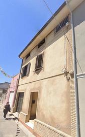 Immobile in asta di 188 m² con 3 locali a Serraman