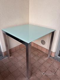 Tavolo di vetro allungabile