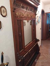 Specchio, appendiabiti e porta ombrelli