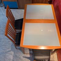 Tavolo in noce nazionale e vetro