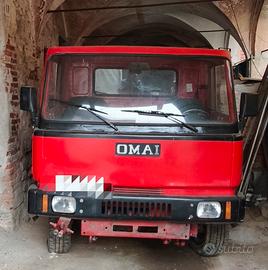 Camioncino Omai 4x4 con ridotte 15q di carico
