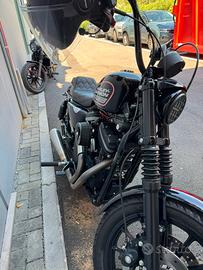 Harley Davidson 883 R