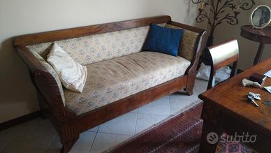 Divano a "barchetta" 