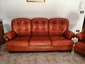 Divano e 2 poltrone in pelle anni ‘70