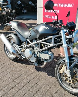 Ducati Monster 620 dark