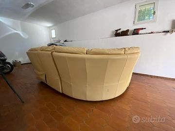 Divano in pelle con seduta relax funzionante