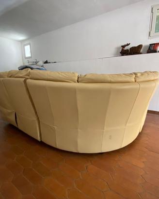 Divano in pelle con seduta relax funzionante