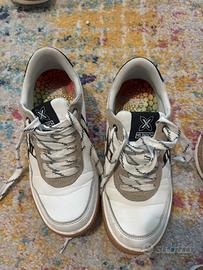 Scarpa bambina Munich e Under Armour
