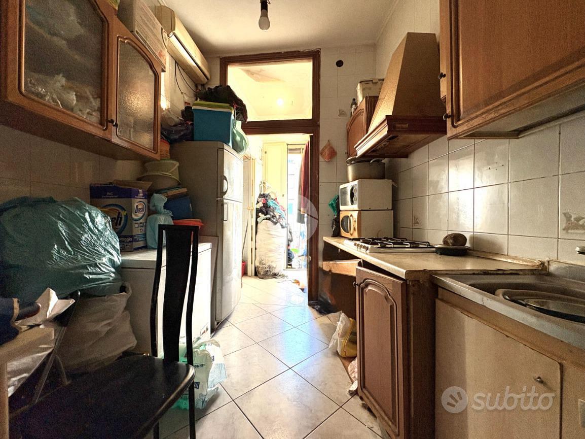 3 LOCALI A NAPOLI - Vista 6
