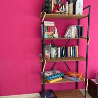 Libreria Maisons du monde stile industriale