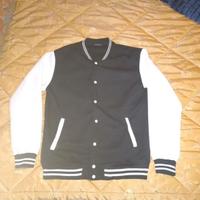 Giacca bianca nera unisex con bottoni ed elastico