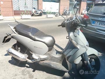 scarabeo 300 