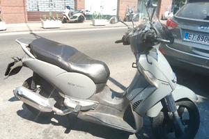 scarabeo 300 