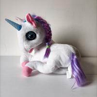 Unicorno parlante racconta storie