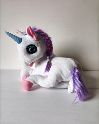 Unicorno parlante racconta storie