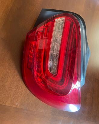 Faro posteriore dx led Mercedes classe a