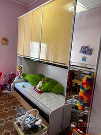 Cameretta a ponte con rete e due materassi