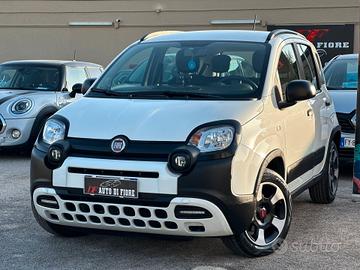 Fiat Panda 1.0 FireFly S&S Hybrid City CROSS UCONN