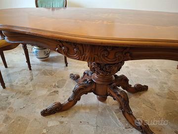 Tavolo elegante legno di ciliegio intarsiato