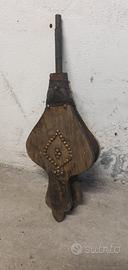 Soffietto per camino vintage in legno e pelle 