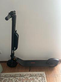 Monopattino elettrico Segway Ninebot E45E