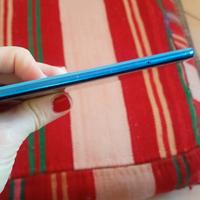 Samsung A40 leggero e sottile