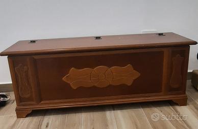 Cassapanca e appendiabiti